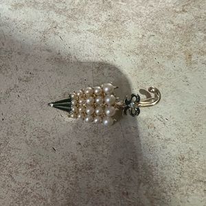 Umbrella brooch